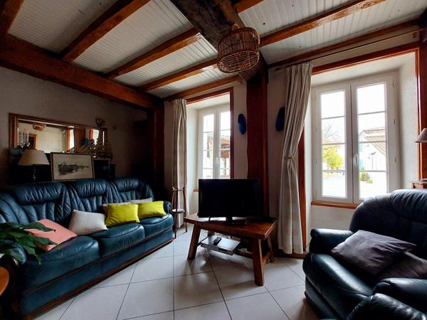 MAISON CHARENTAISE D'EXCEPTION A MORNAC-SUR-SEUDRE - 6 Chambres - 265 m²