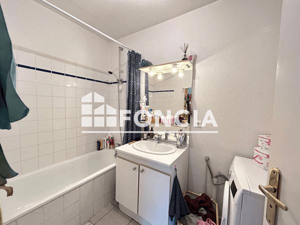 Location Appartement 2 pièces 40.31 m² - 33 RUE DU REMPART SAINTE FOY Agen 47000