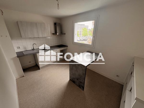 Location Appartement 3 pièces 66.22 m² - 108 TER RUE DE MONTBERNAGE Poitiers 86000