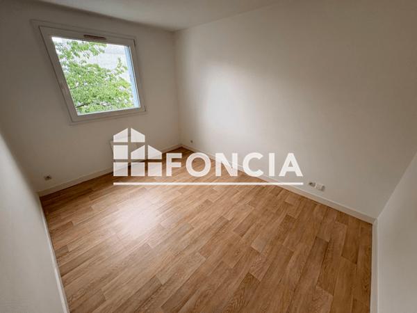 Location Appartement 3 pièces 66.22 m² - 108 TER RUE DE MONTBERNAGE Poitiers 86000