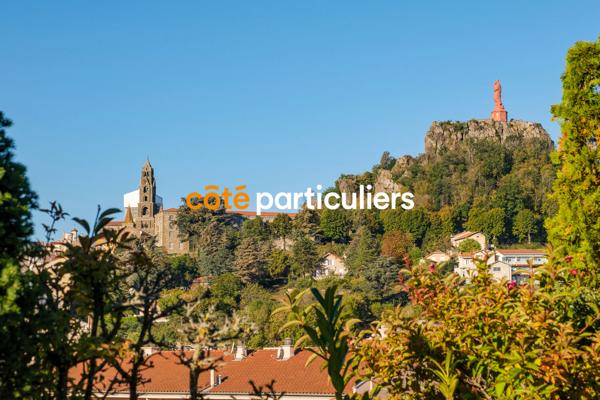 Vente Appartement174,63 m² - 6 Pièces - LE PUY EN VELAY (43000)