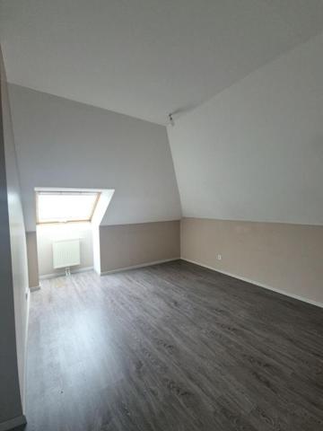 CREPY-EN-VALOIS (60800) - F2 MANSARDÉ, TRES BON ÉTAT, DPE B, PARKING