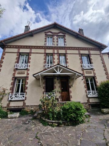 Maison familiale d'exception à Domont – 7 pièces – 150 m² – Calme et volumes généreux