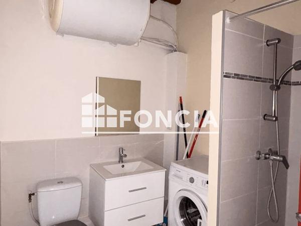 Location Appartement 2 pièces 34.6 m² - 24 RUE FANGUEROT Hyeres 83400