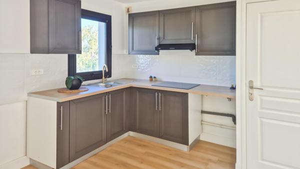 Appartement Carpentras 3 pièce(s) 73.4 m2    180 000