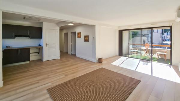 Appartement Carpentras 3 pièce(s) 73.4 m2    180 000