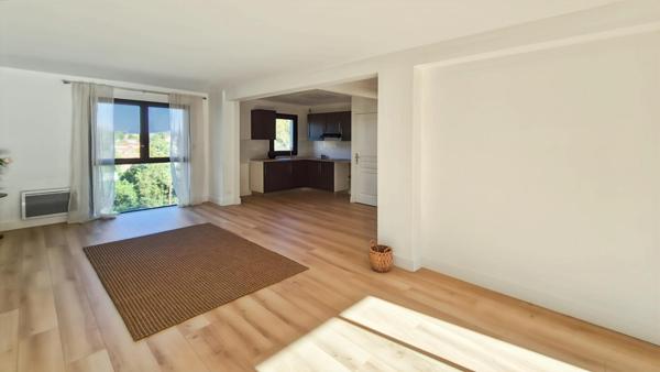 Appartement Carpentras 3 pièce(s) 73.4 m2    180 000