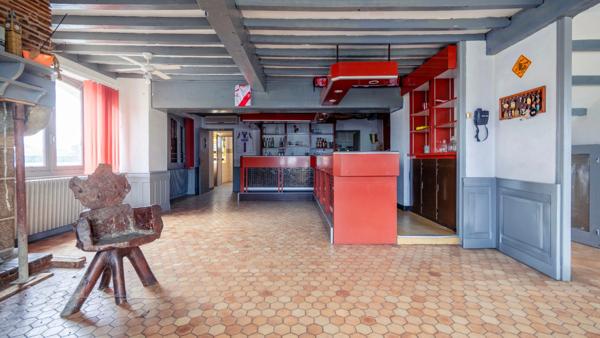 Ancien restaurant + logement à vendre DENGUIN (64)