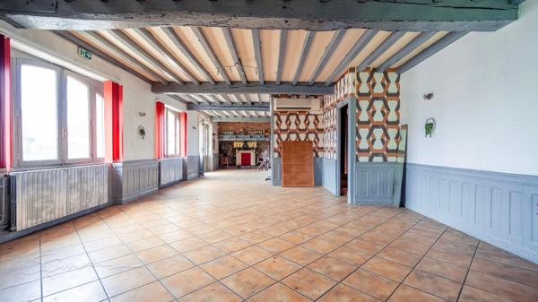 Ancien restaurant + logement à vendre DENGUIN (64)