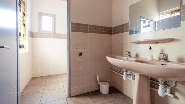 Ancien restaurant + logement à vendre DENGUIN (64)