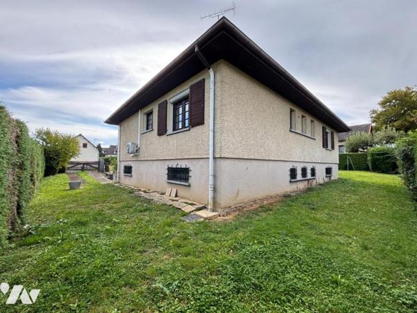 Maison 4 pièces (environ 105 m² habitables) située en impasse (secteur calme)