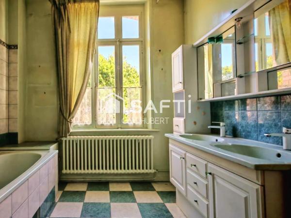 Villa rare et exceptionnelle, 275 m2 face baie