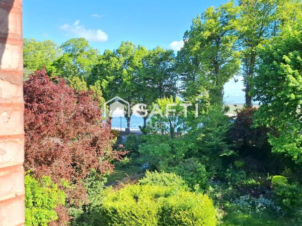 Villa rare et exceptionnelle, 275 m2 face baie