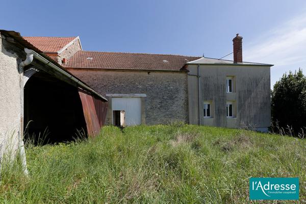 Maison de 200 m² avec 5 chambres et 210 m² de dépendances sur 1 235 m² de terrain