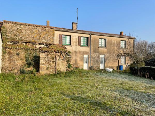 Longere 160m² sur 3300m2 avec travaux + dependances