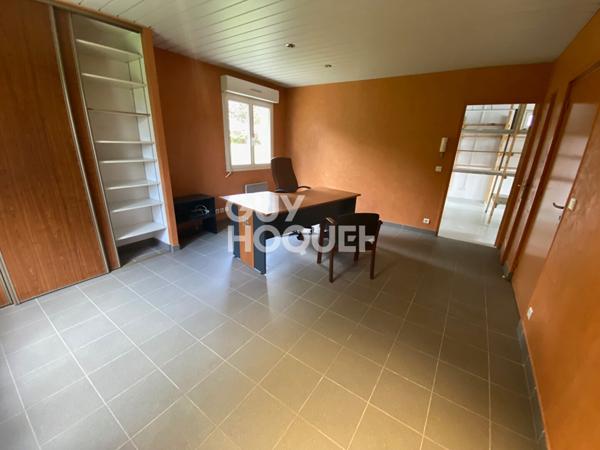 A vendre local professionnel de 90 m² à SAINT GENIS LAVAL.