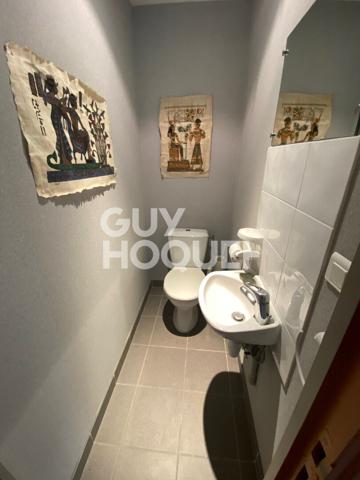 A vendre local professionnel de 90 m² à SAINT GENIS LAVAL.