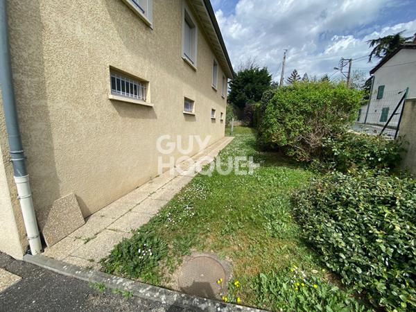 A vendre local professionnel de 90 m² à SAINT GENIS LAVAL.