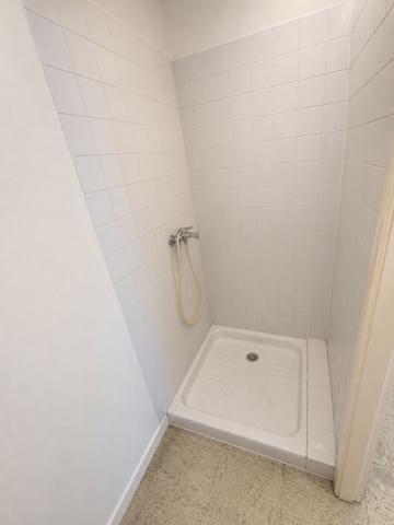 A LOUER : Local d'activité 195 m2 ou 160 m2 - NANTES OUEST