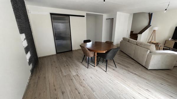Maison Saint Aubin du Pavoil , Segre