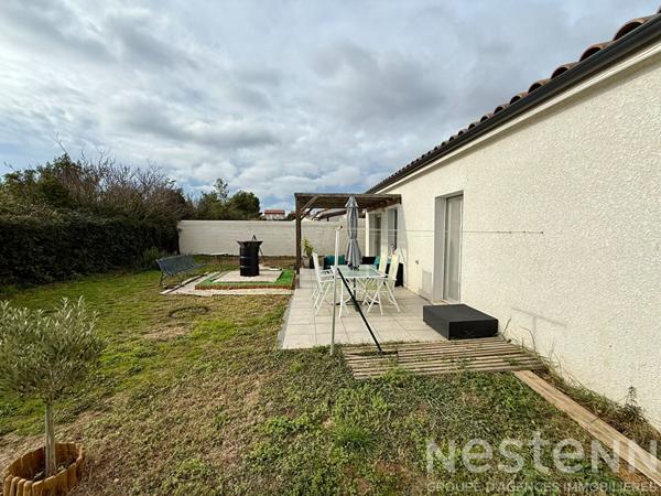 TRÈBES maison de plain-pied construite en 2018 avec terrain clos garage et trois chambres