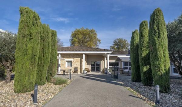 INVESTISSEMENT LOCATIF – Jonzac – Résidence EHPAD Résidence du Bourg Nouveau – 6.55 % de rentabilité