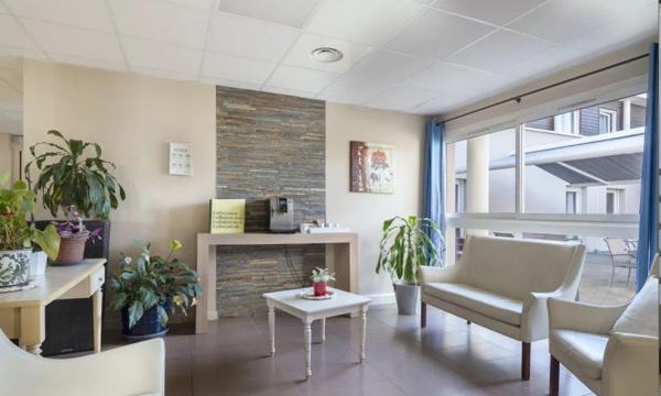 INVESTISSEMENT LOCATIF – Jonzac – Résidence EHPAD Résidence du Bourg Nouveau – 6.55 % de rentabilité
