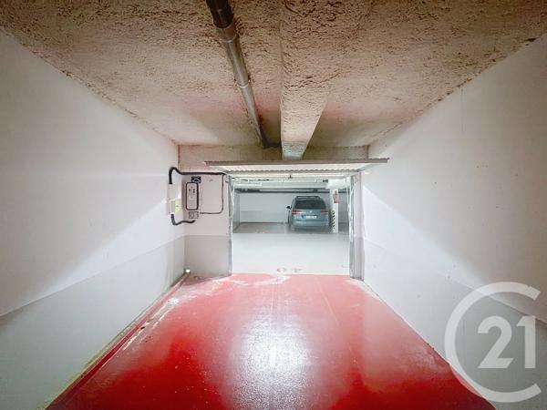 Parking à vendre  20 m 2   ST CLOUD  - 92