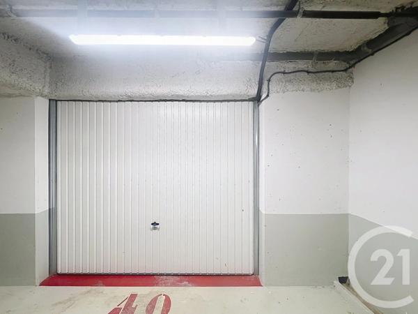Parking à vendre  20 m 2   ST CLOUD  - 92