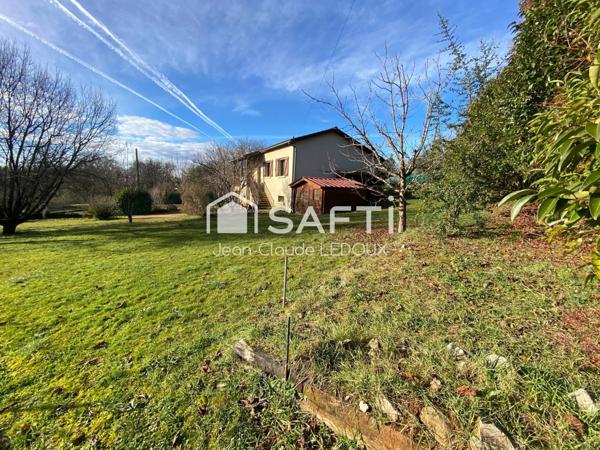 Maison familiale proche de Figeac, bel environnement.
