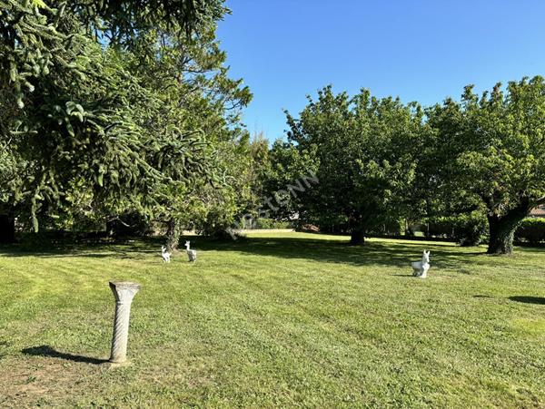 Maison 4 chambres 105 m² avec garage et agréable parc Montauban quartier Pouty