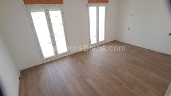 Maison de ville/ 4 chambres / garage