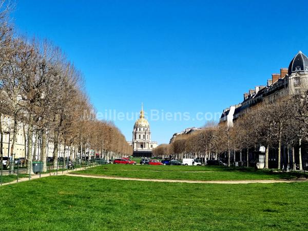 75007 : 2 pièces LUMINEUSES avec vue sur jardin INVALIDES DUROC BRETEUIL