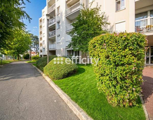 Appartement
         4 pièces
        - 87 m² 247 000 € *