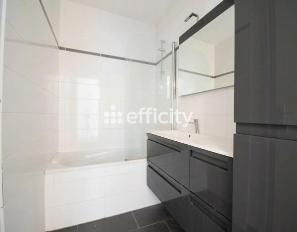 Appartement
         4 pièces
        - 87 m² 247 000 € *
