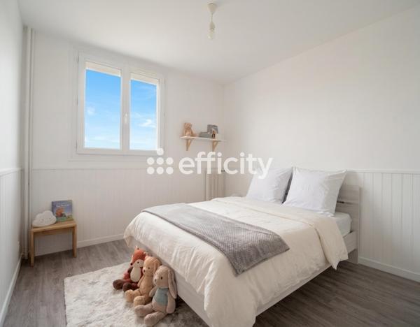 Appartement
         4 pièces
        - 87 m² 247 000 € *