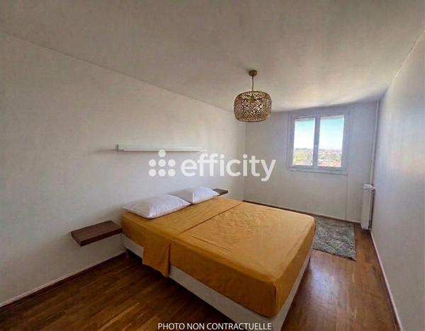 Appartement
         4 pièces
        - 87 m² 247 000 € *