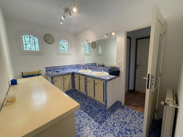 Location meublé 6 pièces, grand jardin et jacuzzi