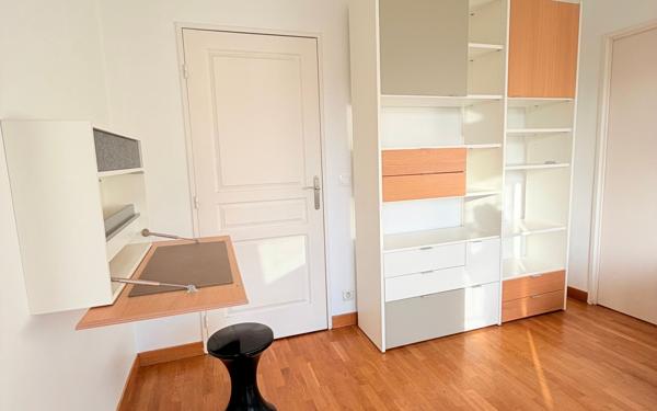 Appartement à vendre    2 pièces •  Boulogne-Billancourt