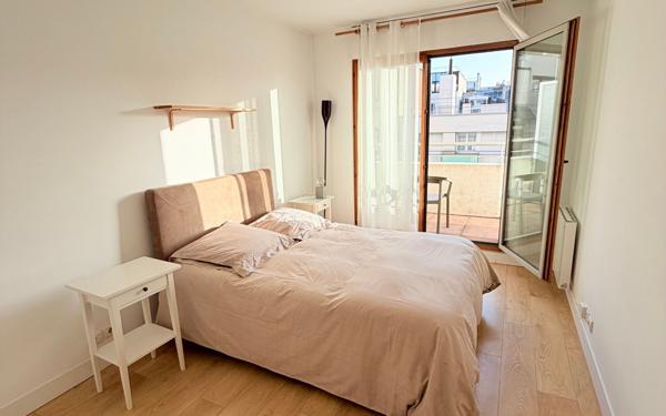 Appartement à vendre    2 pièces •  Boulogne-Billancourt