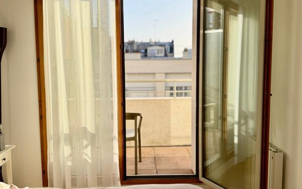 Appartement à vendre    2 pièces •  Boulogne-Billancourt