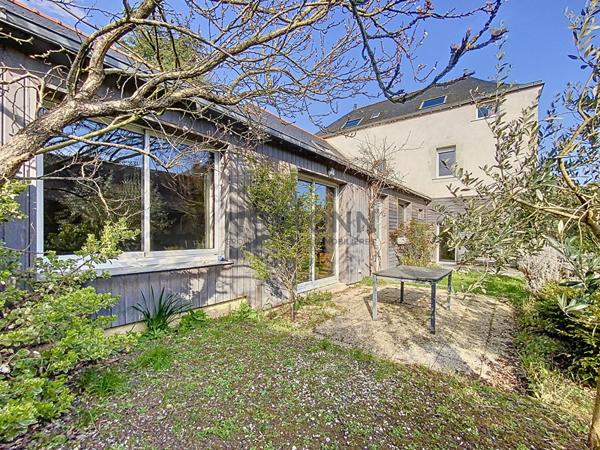 Belle maison ancienne situee dans le centre ville de Montjean Sur Loire, a 2 pas des commodites