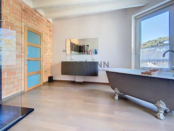 Belle maison ancienne situee dans le centre ville de Montjean Sur Loire, a 2 pas des commodites