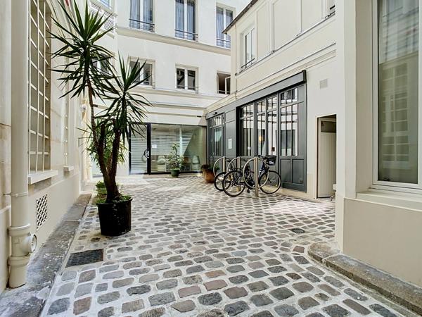 Quartier GAILLON - Rue de La Michodière - T2 de 50 M² - 5ème étage avec ascenseur + Débarras sur palier + cave