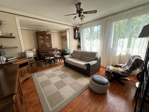 Appartement T4 de 72 m2, avec loggia, garage et cave au coeur des Alouettes Aurillac (15000)