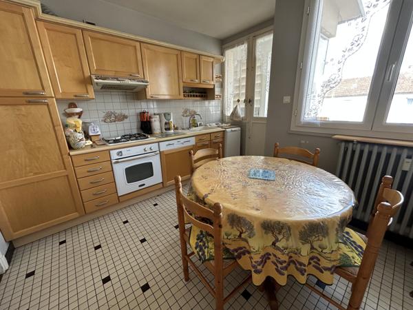 Appartement T4 de 72 m2, avec loggia, garage et cave au coeur des Alouettes Aurillac (15000)