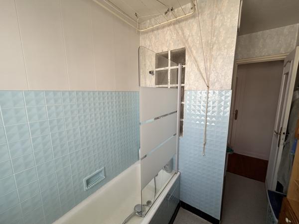 Appartement T4 de 72 m2, avec loggia, garage et cave au coeur des Alouettes Aurillac (15000)