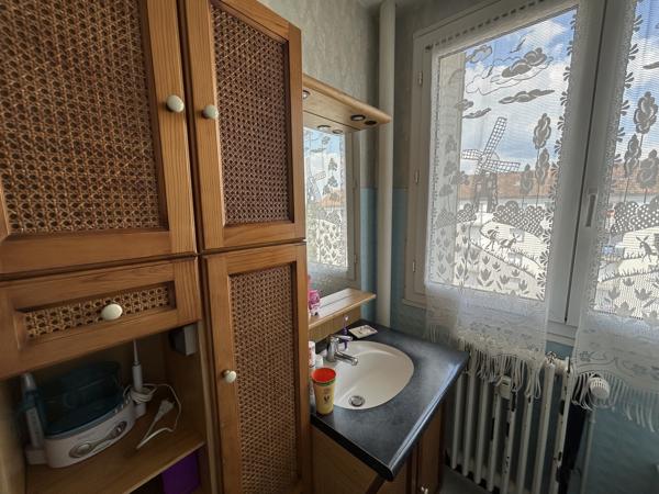 Appartement T4 de 72 m2, avec loggia, garage et cave au coeur des Alouettes Aurillac (15000)