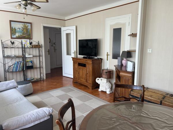 Appartement T4 de 72 m2, avec loggia, garage et cave au coeur des Alouettes Aurillac (15000)