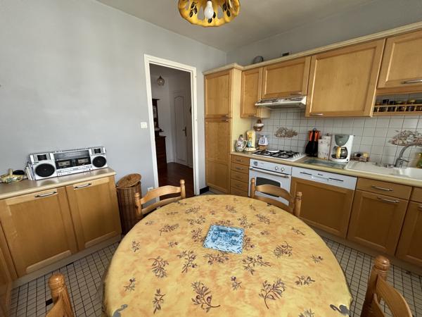 Appartement T4 de 72 m2, avec loggia, garage et cave au coeur des Alouettes Aurillac (15000)